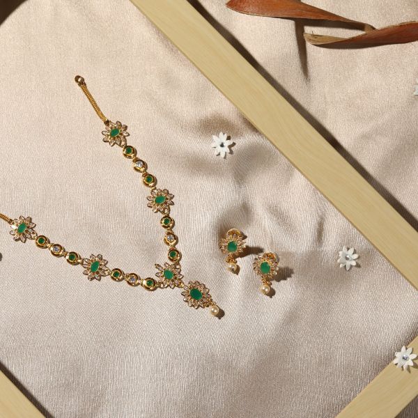 Lite Wt CZ Sparkle With Emeralds and Earrings