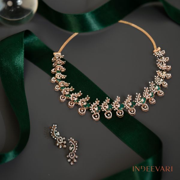 Emerald Adorned Diamond Necklace Set